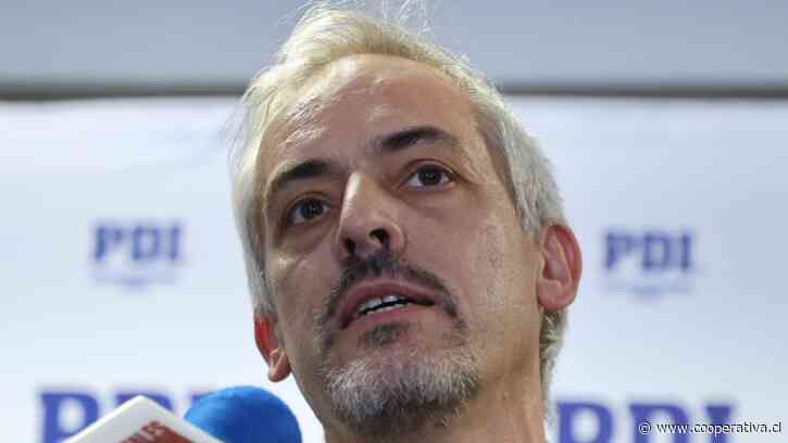 Dolorida renuncia de Thayer al FA: acusa que lo dejaron solo ante acusaciones de la derecha