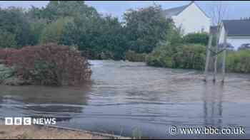 Supply 'restored' after burst main causes flooding