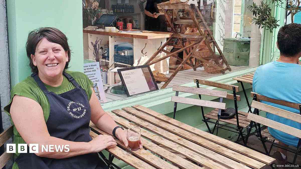 Deli boss praises reduction in pavement licence