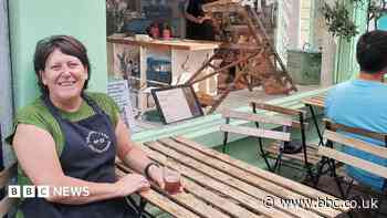 Deli boss praises reduction in pavement licence