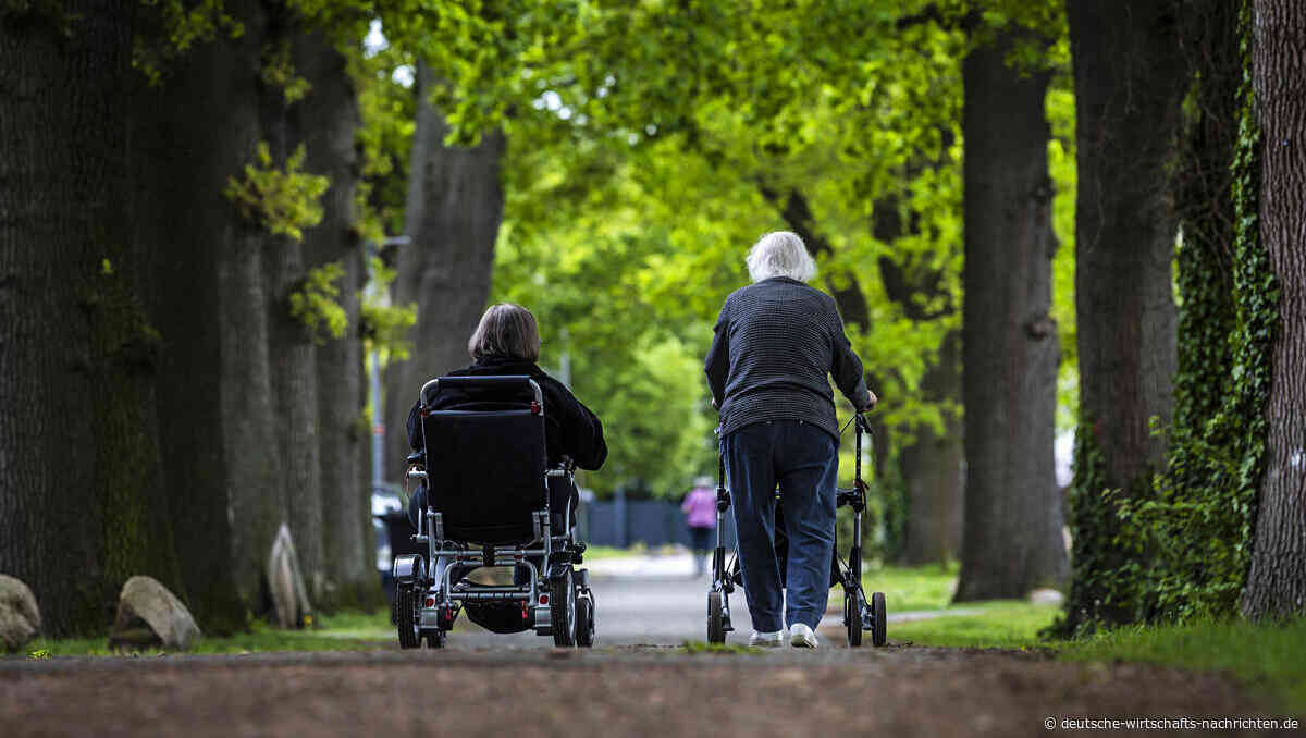 Pflege neben dem Job: Warum Angehörigenpflege kein Randthema ist