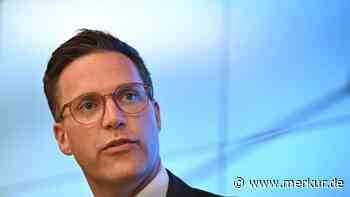 „Sofort angehalten und zum Auto gerannt“: Innenminister leistet Ersthilfe bei schwerem Unfall