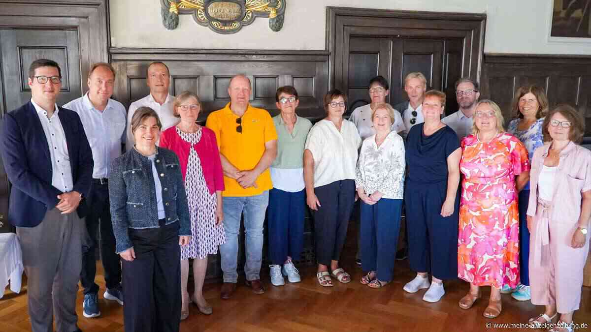 Stadt Freising verabschiedet sieben Mitarbeiterinnen in den Ruhestand