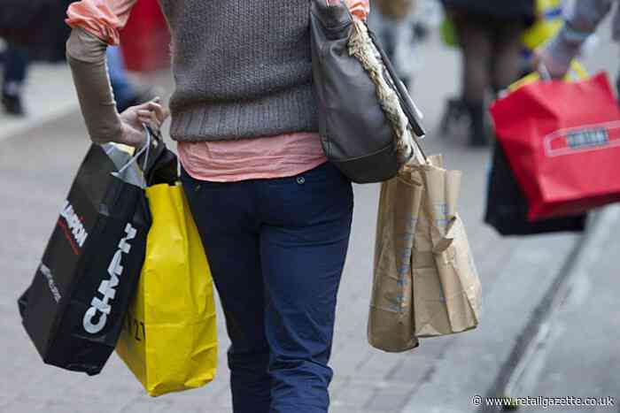 Retail sales slip 0.5% as heatwave hits fashion demand