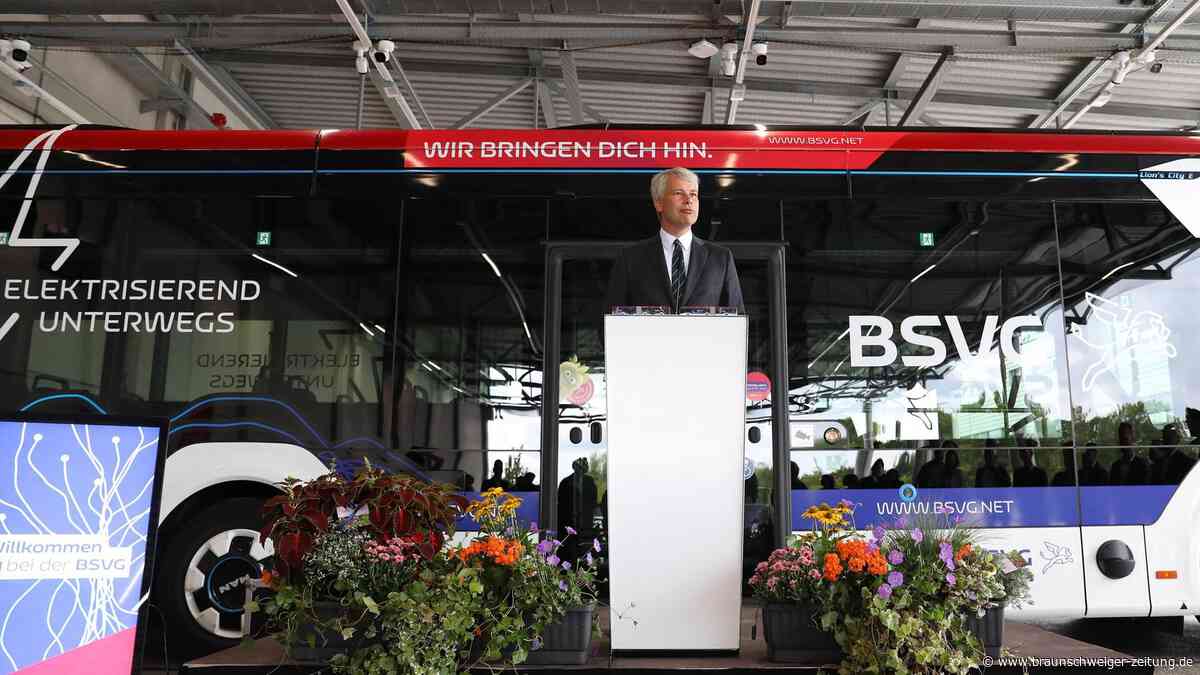 50 Stromer für Braunschweig – Bundesverkehrsminister Bilger macht den E-Bus-Check