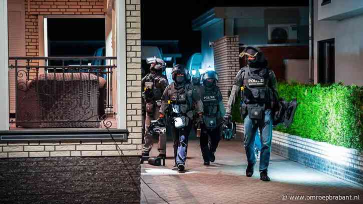 Spullen voor drugsproductie gevonden bij inval op woonwagenkamp in Waalre