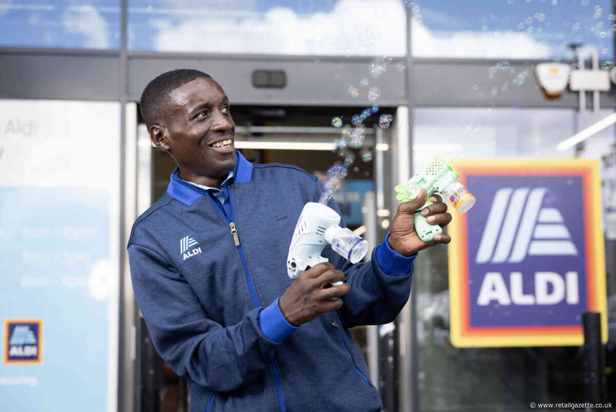 Popular bus driver known for blowing bubbles named ‘Ambassador of Joy’ by Aldi