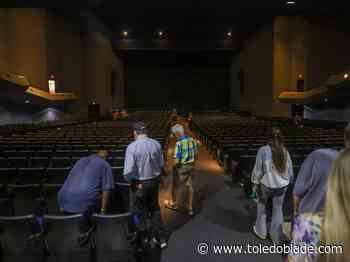 Iconic South Toledo theater has new seats