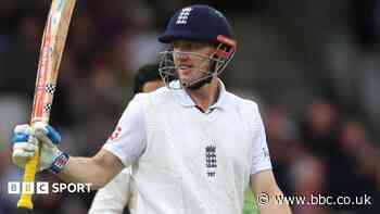 Sparkling Brook builds England lead over Pakistan