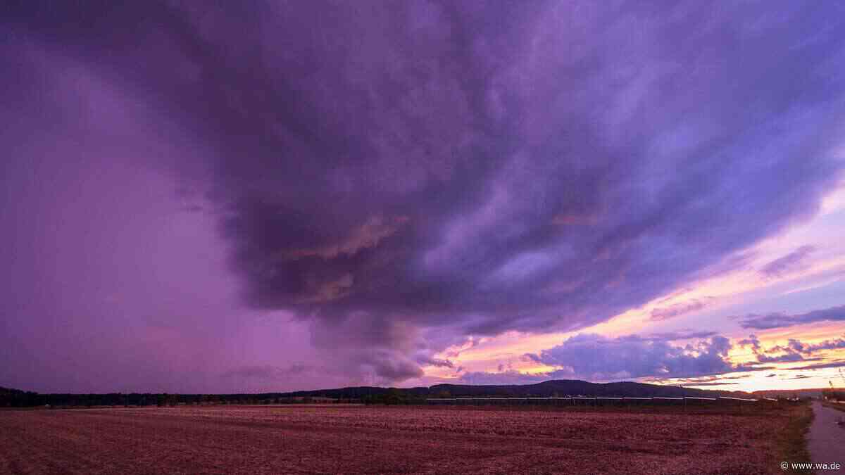 Unwetter-Chaos in Bayern: Überschwemmungen, Hagel, Unfälle – spektakuläre Fotos zeigen Folgen