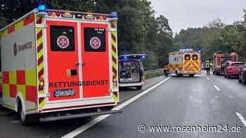 Schwerer Unfall auf der B304: Rettungskräfte im Einsatz – Straße gesperrt