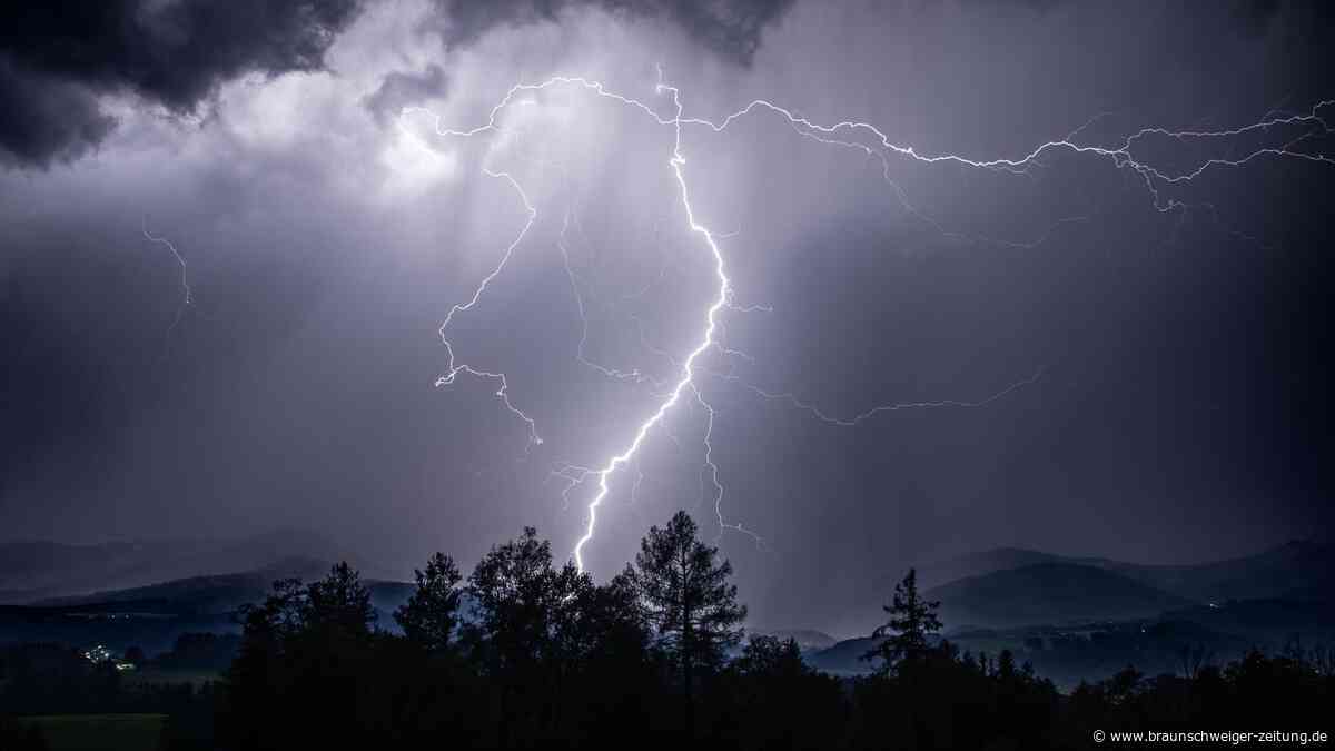 Unwetter in Italien: Urlauber müssen nach Erdrutsch von Campingplatz fliehen