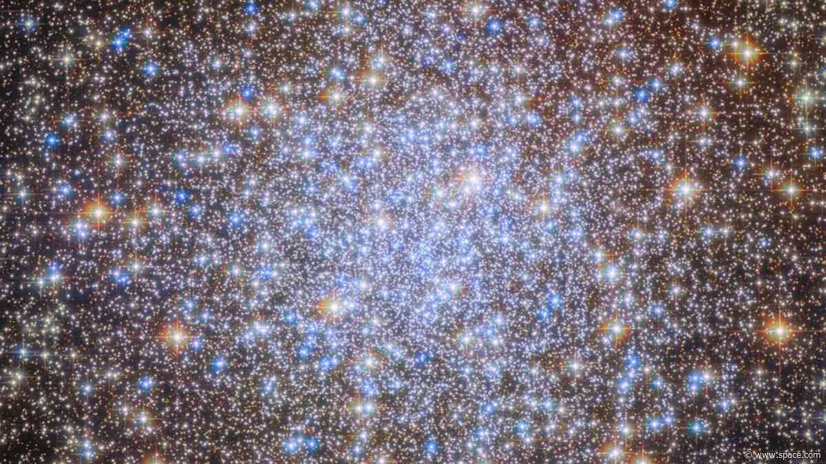 Ancient stars dazzle in a celestial chandelier | Space photo of the day for Aug. 21, 2026