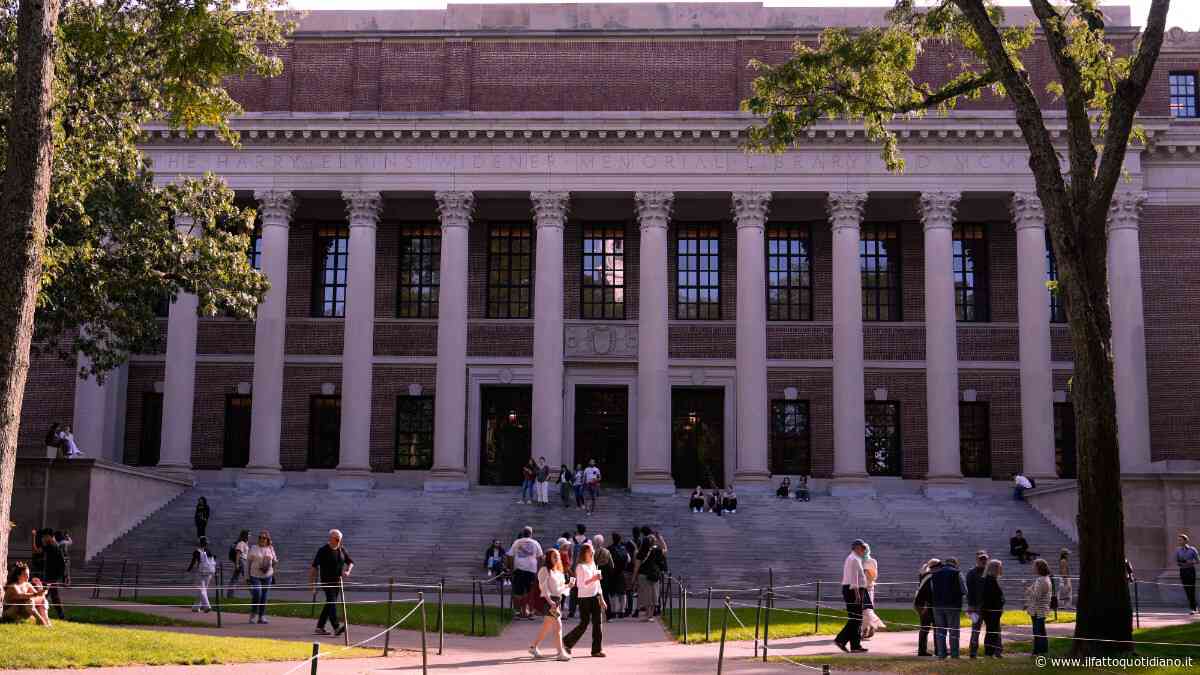 Continua il braccio di ferro tra Trump e le università Usa, il Pentagono: “Stop alle collaborazioni con istituiti stranieri o bloccheremo i fondi”
