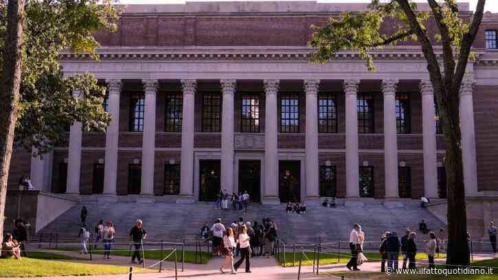 Continua il braccio di ferro tra Trump e le università Usa, il Pentagono: “Stop alle collaborazioni con istituiti stranieri o bloccheremo i fondi”