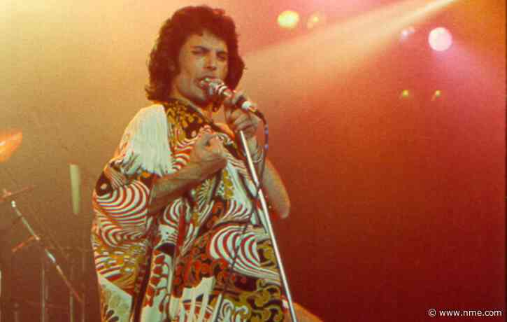 Former Queen bassist Barry Mitchell dies as fans pay tribute: “Terribly sad news”