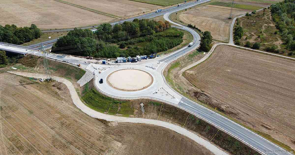 Buttenheim: Bei A73 - erster Betonkreisverkehr Oberfrankens fertiggestellt