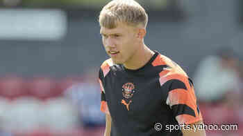 Fylde sign Blackpool midfielder Upton on loan