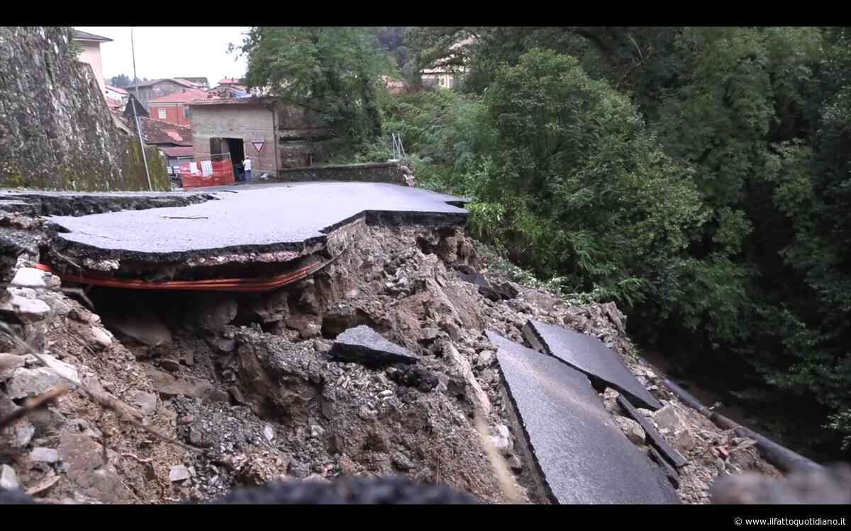 Nubifragi in Toscana, crolla la strada in provincia di Massa-Carrara: salvate tre persone – Video