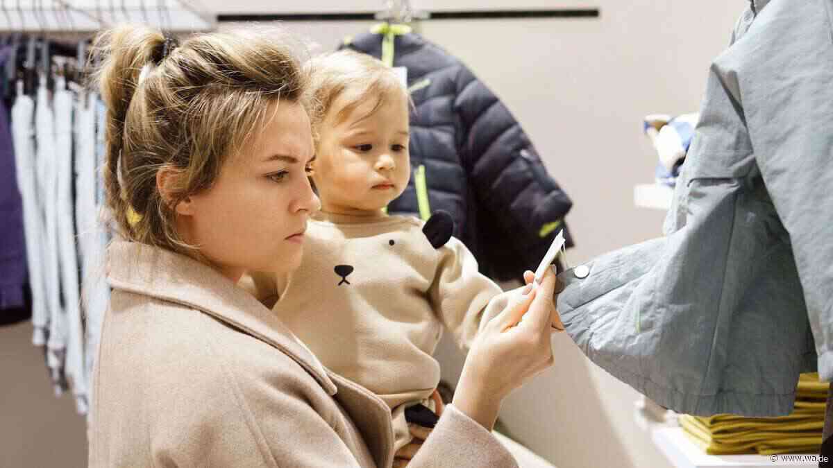 „Wenn Eltern abdanken“: Verhalten von Mutter in H&M-Umkleide löst Diskussionen aus