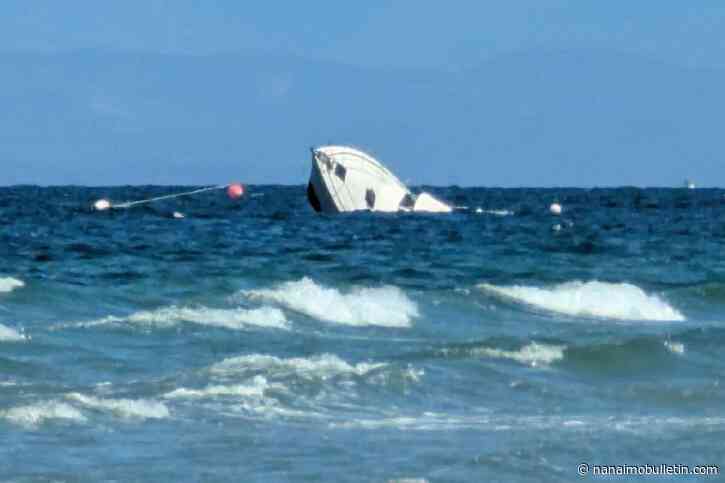 Coast Guard directs owner of sunken vessel near Qualicum Beach to remove debris