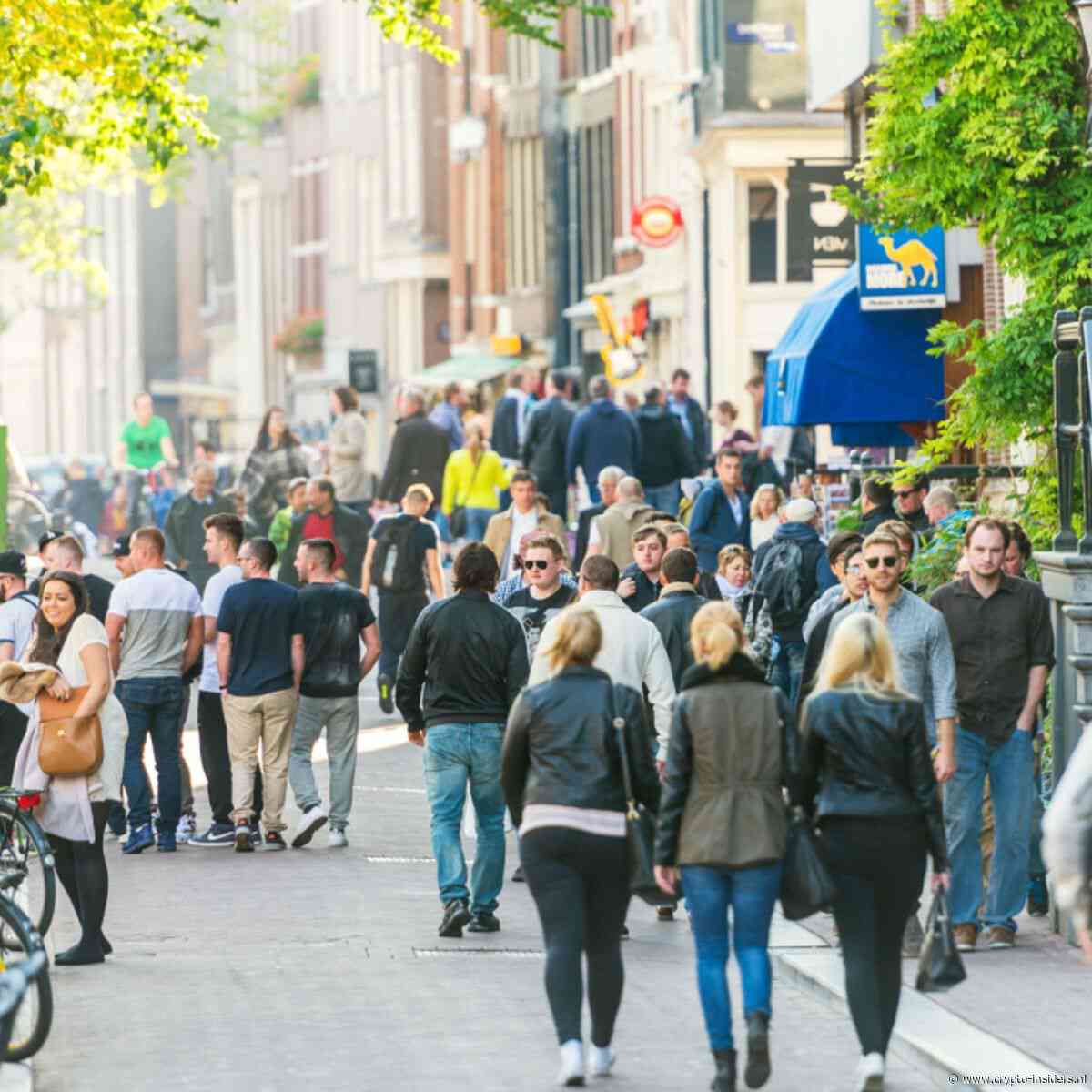 Nederlanders hebben iets meer vertrouwen in de economie maar blijven somber