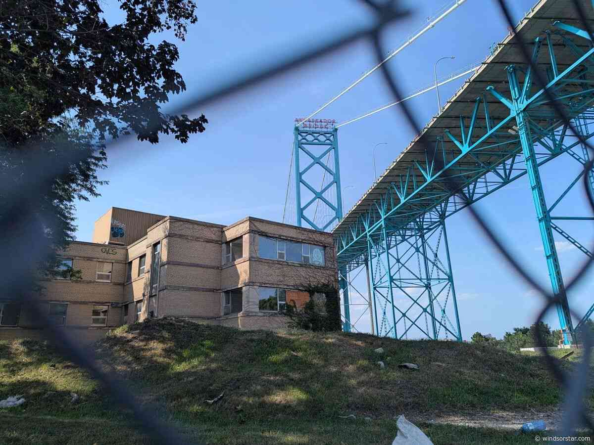 Ambassador Bridge company willing to give Windsor derelict west-end properties