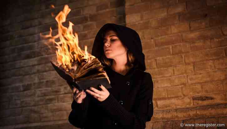 AI companies are burning books, advocates complain to FTC