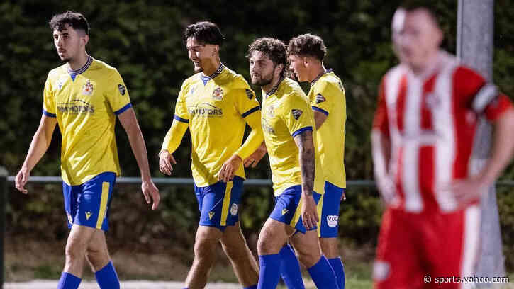 Cymru Premier: Barry maintain perfect start but Llandudno lose