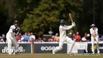Edavalath & D'Oliveira turn it around for Pears