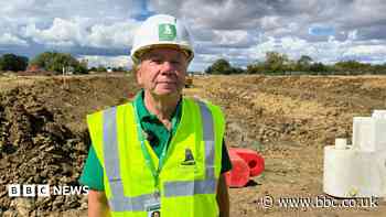 Work begins to restore 'missing mile' of canal filled in for M5