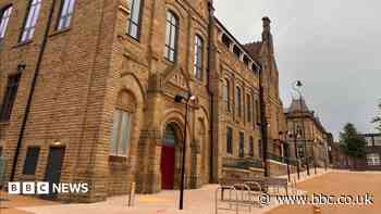 Council with no leader faces government takeover