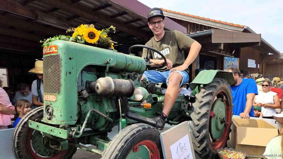 Oldtimer-Bulldog, Massage und historische Landtechnik – Treffen in Mehring sorgt für Andrang