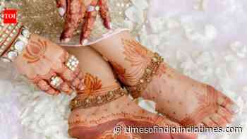 5 super-trendy mehendi designs for hands and feet to bookmark for your wedding