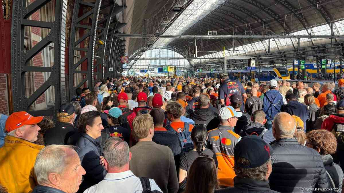 LIVE | Stampvolle stations en uitpuilende treinen richting Zandvoort voor laatste GP, sprintrace om 12:00 