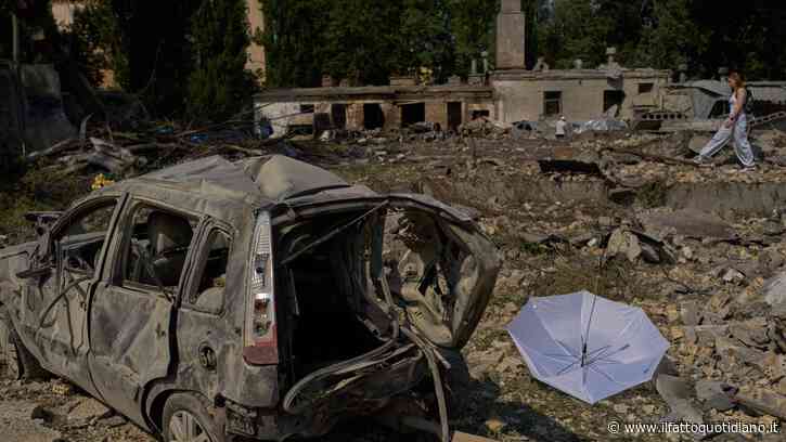 Ucraina, altri raid di Mosca nella notte. I droni di Kiev colpiscono centro logistico di Ozon, gigante dell’e-commerce russo