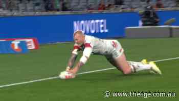 Sneaky Barnett snags a try