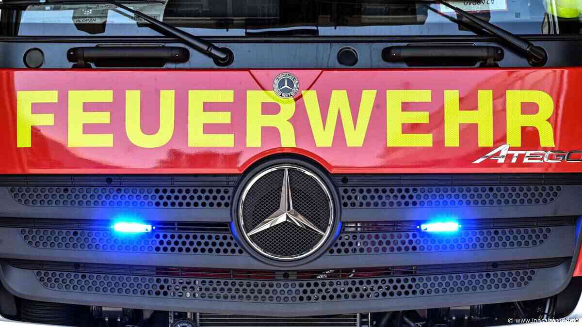 Wohnungsbrand in Kufstein: Feuerwehr rettet Seniorin (90) aus Mehrparteienhaus