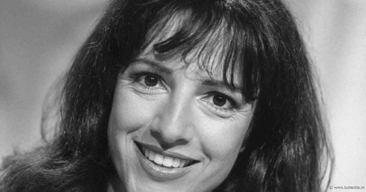 Hoe is het nu met...? Omroepster Paula Patricio (68): ‘Ik ben vrij makkelijk de tv-wereld uitgerold’