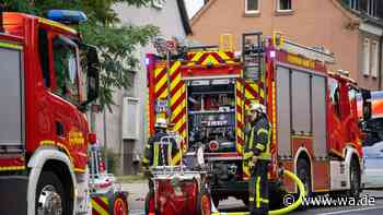 Dichter Rauch aus den Fenstern – Mehrfamilienhaus nach Brand vorerst nicht bewohnbar