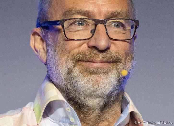 “Sono un re senza potere, non ho bisogno di uno yacht per essere felice e non andrò in pensione. Vince lo ‘zio pazzo’, gli algoritmi favoriscono i contenuti peggiori”: parla Jimmy Wales, il creatore di Wikipedia