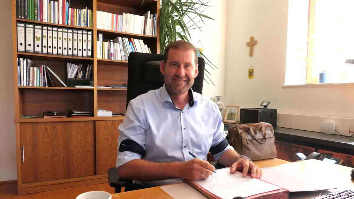 „Es ist kein 9-to-5-Job“: Bürgermeister Thomas Schleich im Interview – Start ins Amt war turbulent