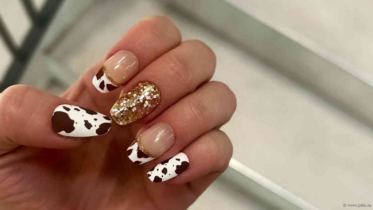 Nageltrend für den Herbst: Süße Kuh-Nägel sind die coolste Maniküre für alle Cowgirls