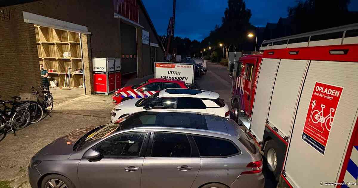 Brandweer boos om geparkeerde auto’s voor uitrit: ‘Kan levensgevaarlijk zijn’