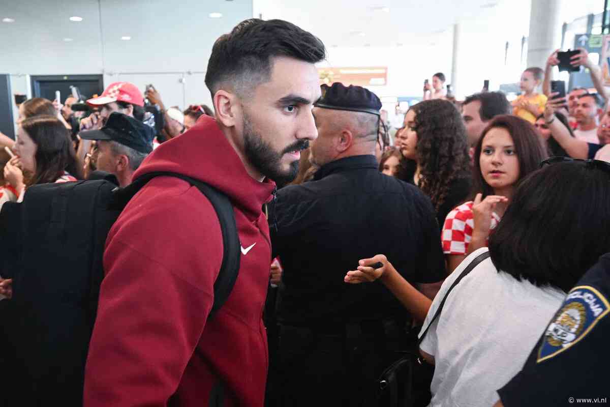 Sutalo neemt voorschot op vertrek bij Ajax: 'Was een eer om Ajacied te zijn'