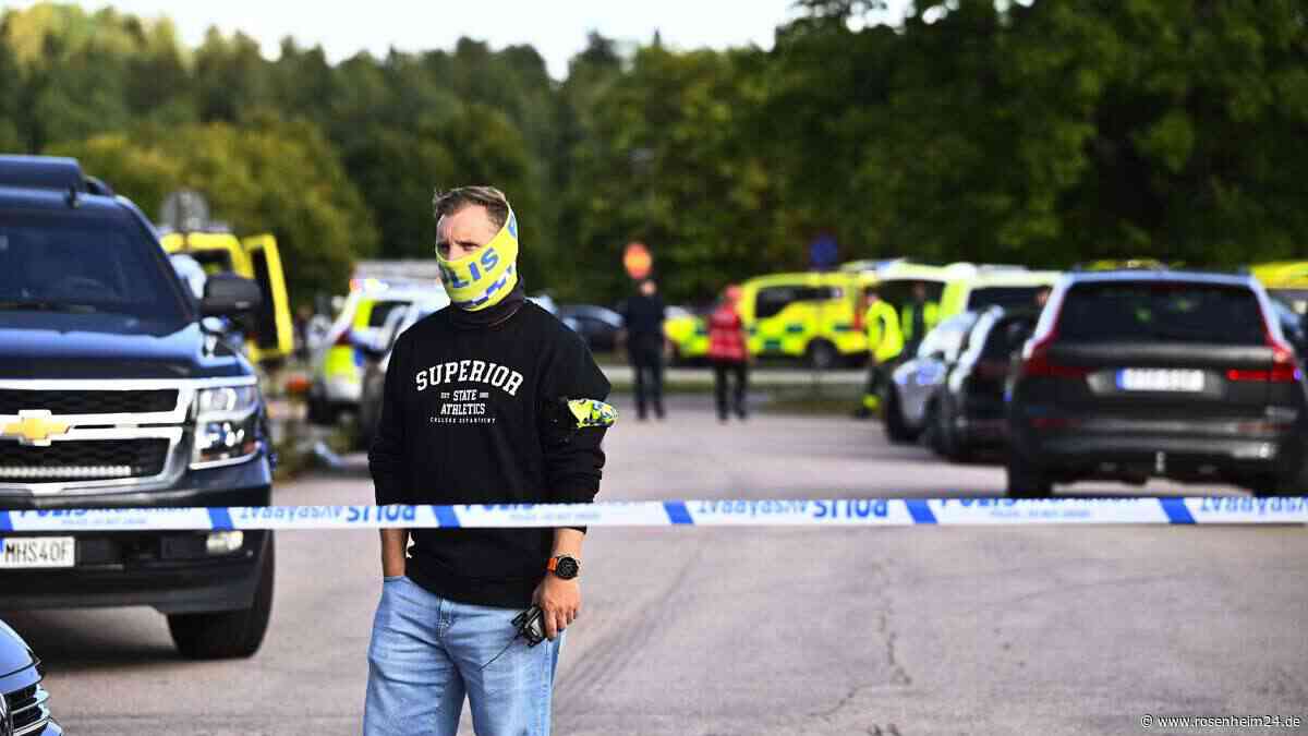 18-Jähriger attackiert Schüler mit Schwert – Mädchen (17) tot, drei Verletzte