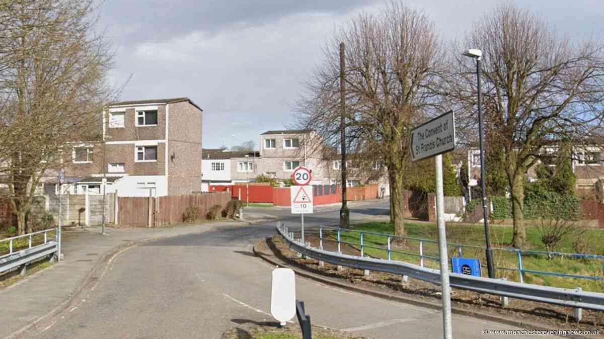 Teenagers seriously injured after caravan detaches from Range Rover and careers into them on pavement