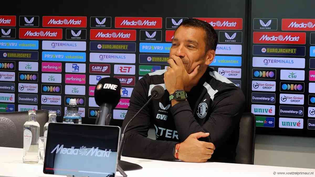 Van Bronckhorst legt reserverol Steijn uit: 'Hebben meer dan elf spelers nodig'