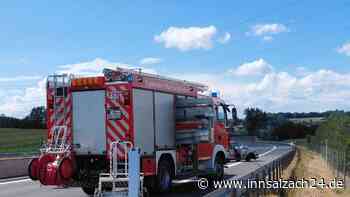 Reifenplatzer sorgt für Unfall auf der A94 in Richtung München