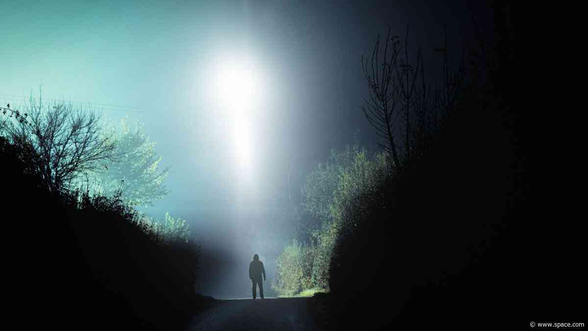 'We Want to Believe' book explores the reality of UFOs: 'It's always going to be more likely that someone is wrong about what they saw' (interview)